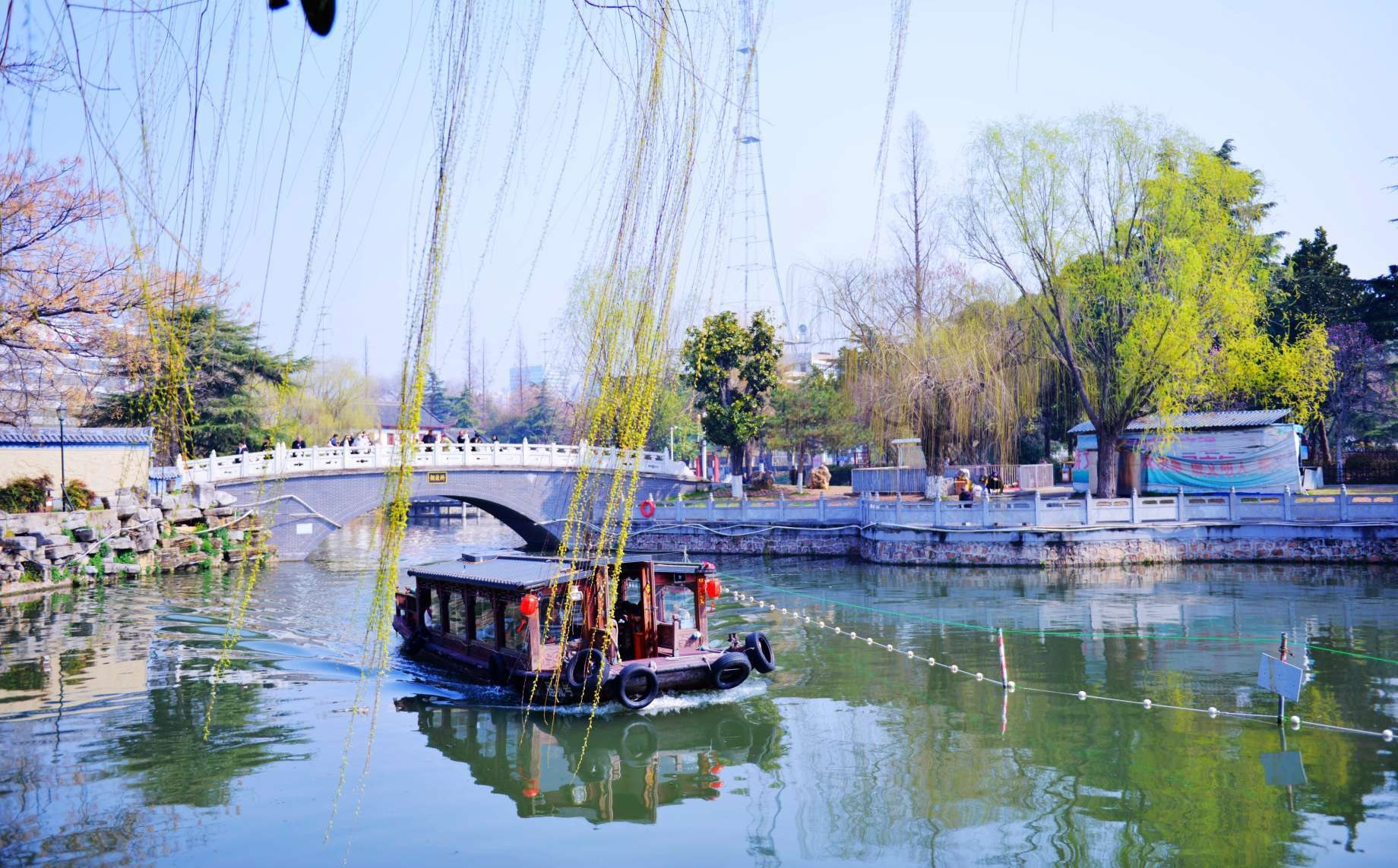 西湖公园春意浓